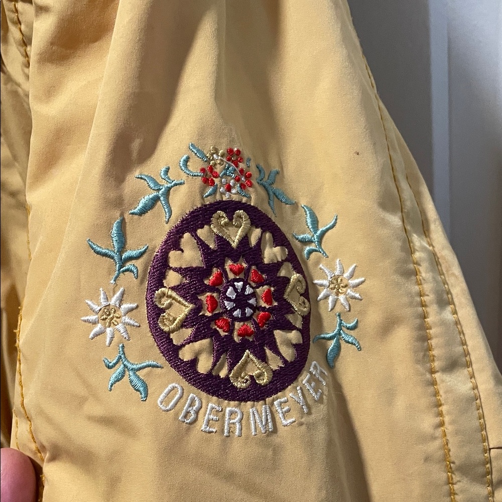 Obermeyer Yellow Jacket with Black Accents with fridged hood - Picture 4 of 5